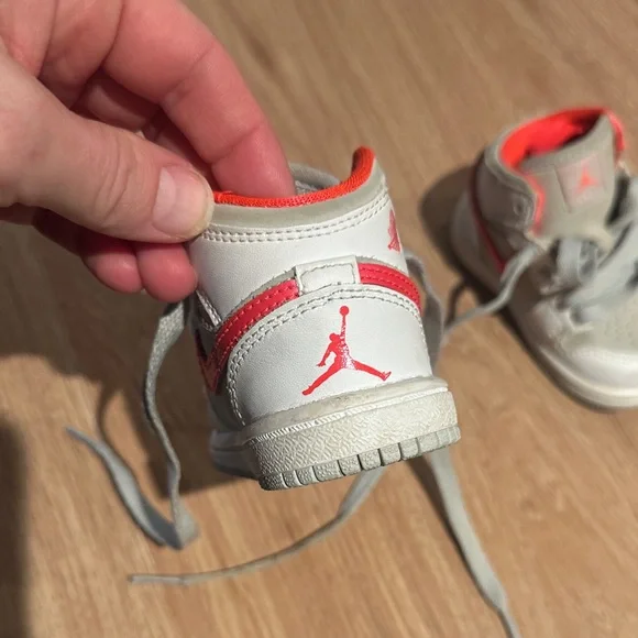 Nike Kids Sneakers - White and Red - Picture 2 of 2